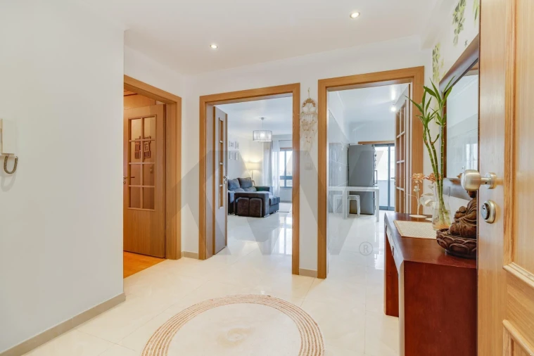 Apartamento T3 para Venda em Santo António dos Cavaleiros e Frielas