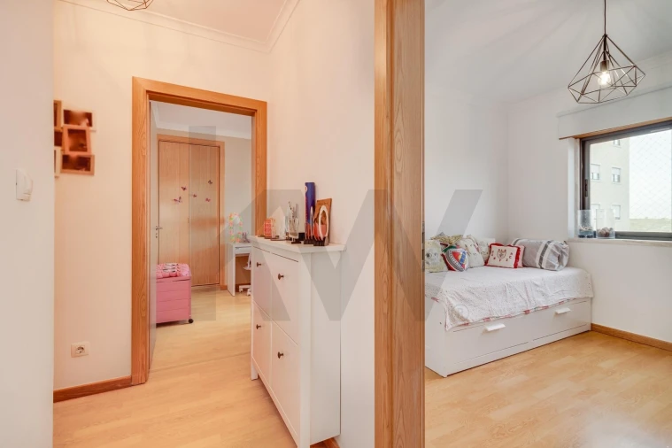 Apartamento T3 para Venda em Santo António dos Cavaleiros e Frielas Foto 11