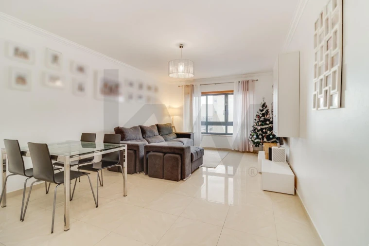 Apartamento T3 para Venda em Santo António dos Cavaleiros e Frielas Foto 3