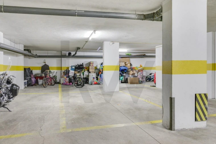 Apartamento T3 para Venda em Santo António dos Cavaleiros e Frielas Foto 19