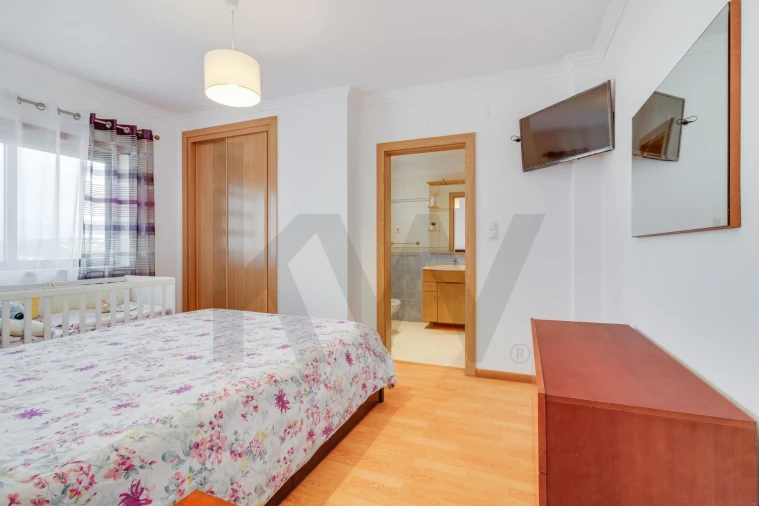 Apartamento T3 para Venda em Santo António dos Cavaleiros e Frielas Foto 15