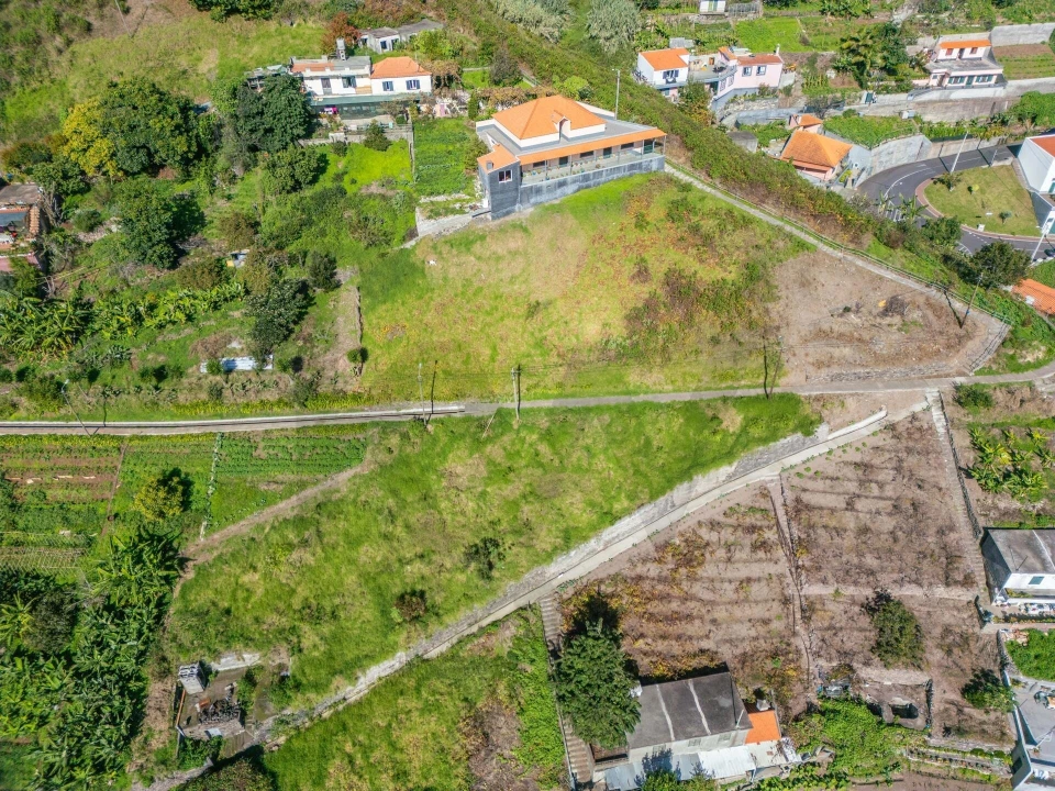 Terreno para Venda em Estreito de Camara de Lobos Foto 2