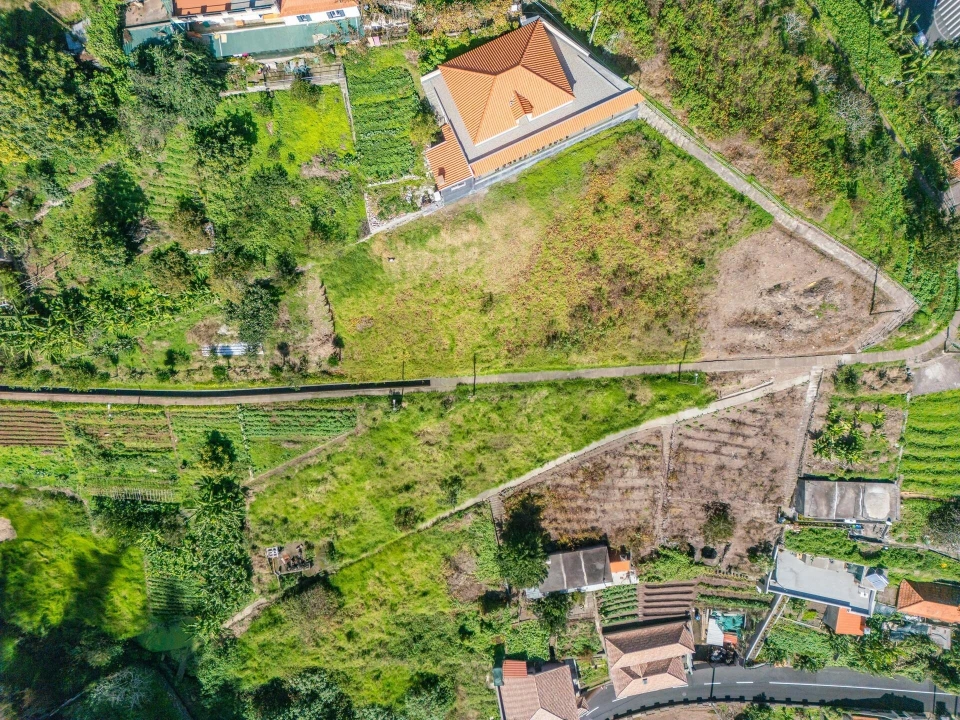 Terreno para Venda em Estreito de Camara de Lobos Foto 4