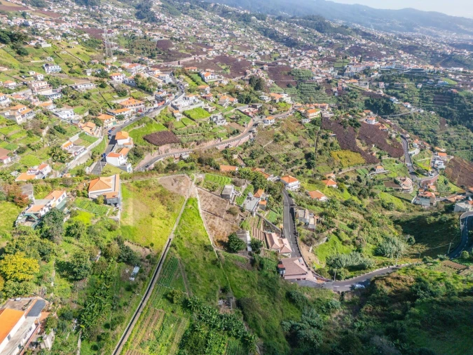 Terreno para Venda em Estreito de Camara de Lobos Foto 8