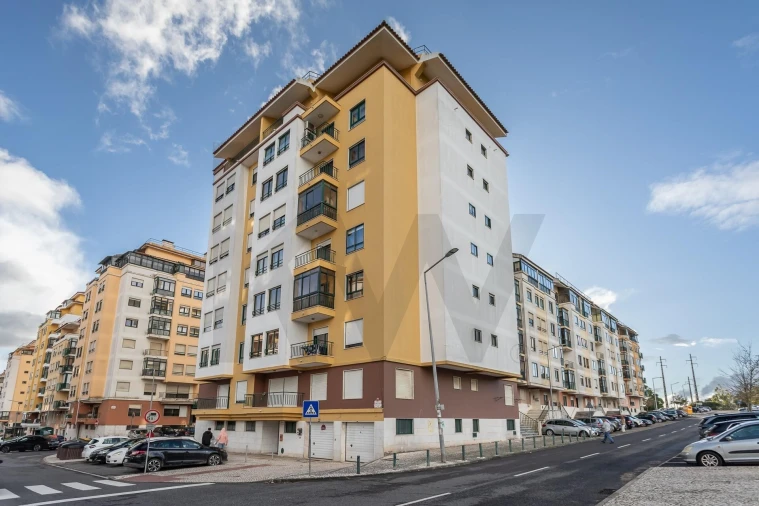 Apartamento T3 para Venda em Queluz e Belas Foto 38