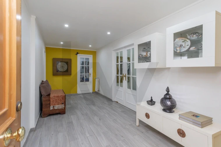 Apartamento T3 para Venda em Queluz e Belas Foto 2