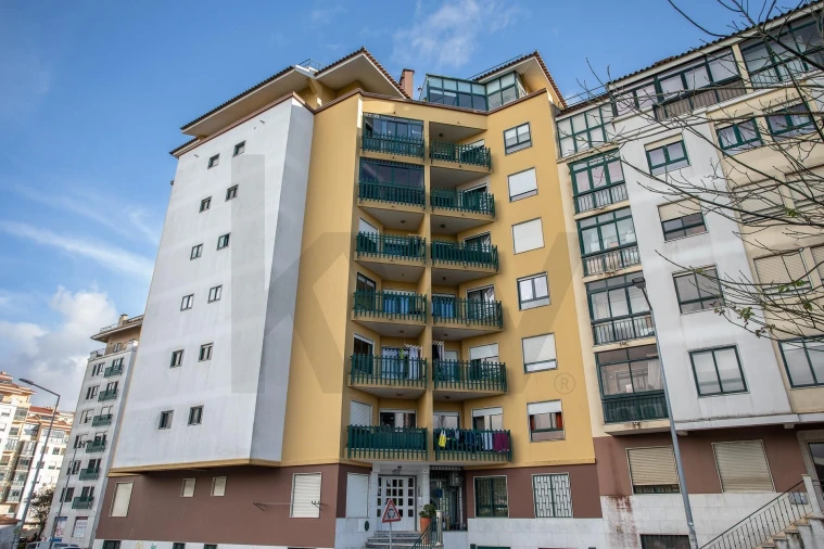 Apartamento T3 para Venda em Queluz e Belas