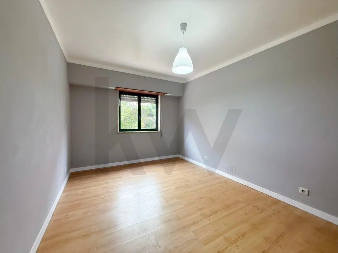 Apartamento T2 para Venda em Santo António dos Cavaleiros e Frielas Foto 6