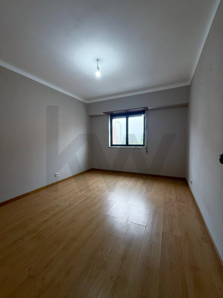 Apartamento T2 para Venda em Santo António dos Cavaleiros e Frielas Foto 8