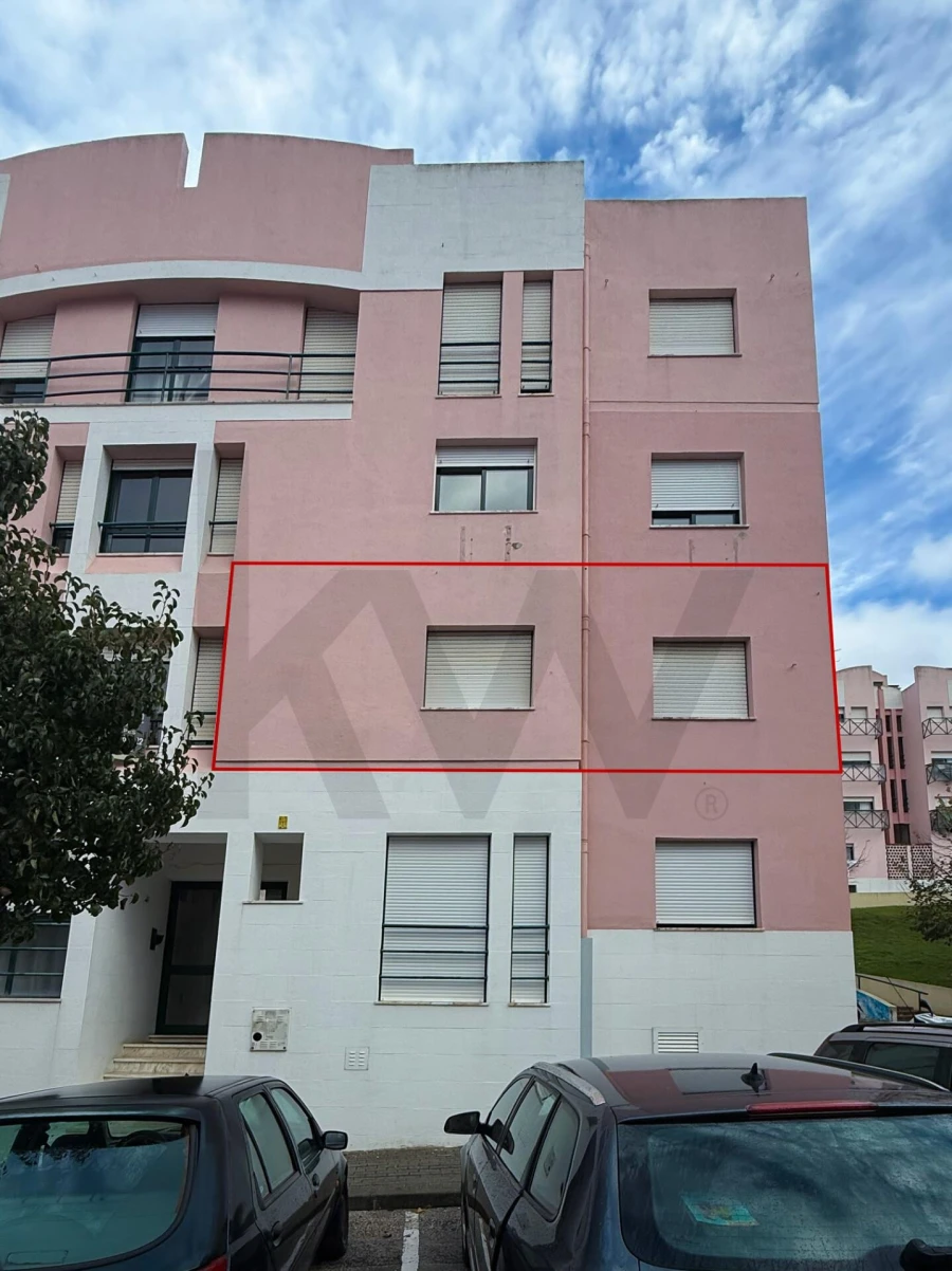 Apartamento T2 para Venda em Santo António dos Cavaleiros e Frielas