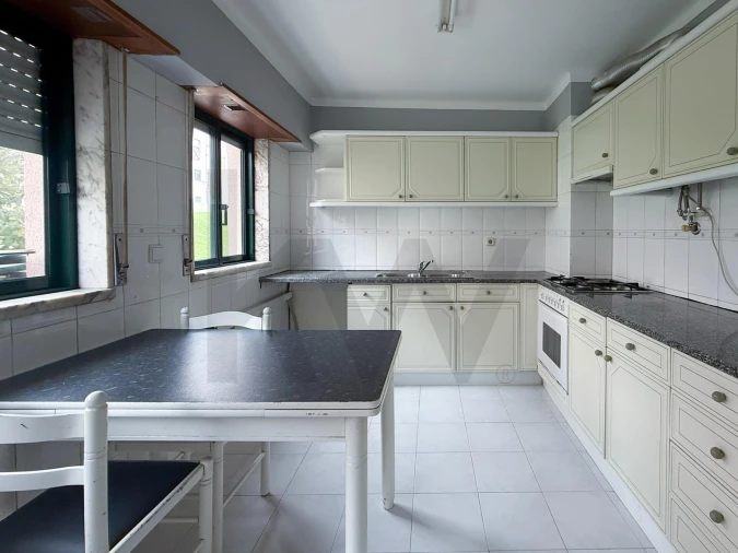 Apartamento T2 para Venda em Santo António dos Cavaleiros e Frielas Foto 13