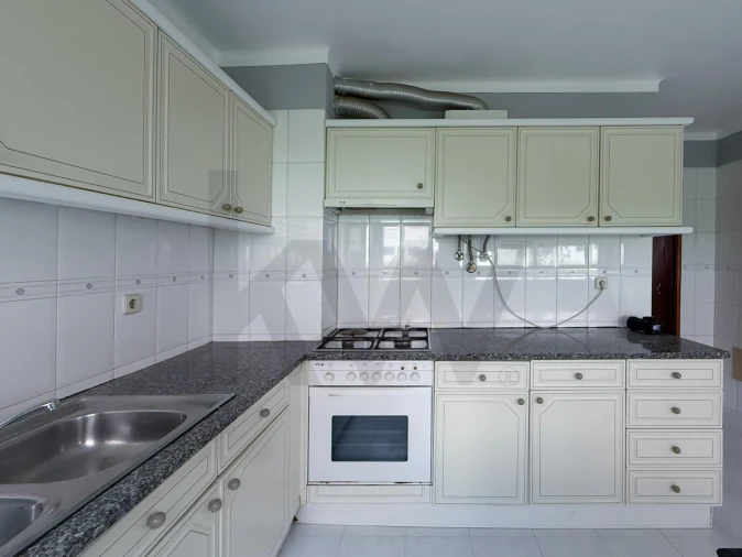 Apartamento T2 para Venda em Santo António dos Cavaleiros e Frielas Foto 14