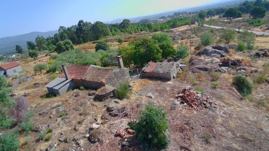 Quinta T3 para Venda em Vale de Prazeres e Mata da Rainha Foto 1