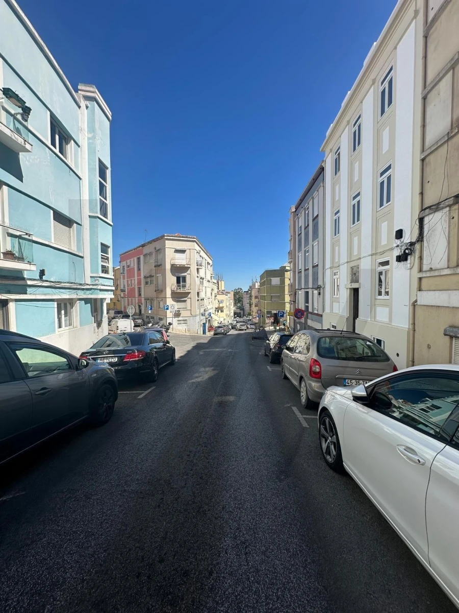 Apartamento T2 para Venda em Penha de França Foto 9
