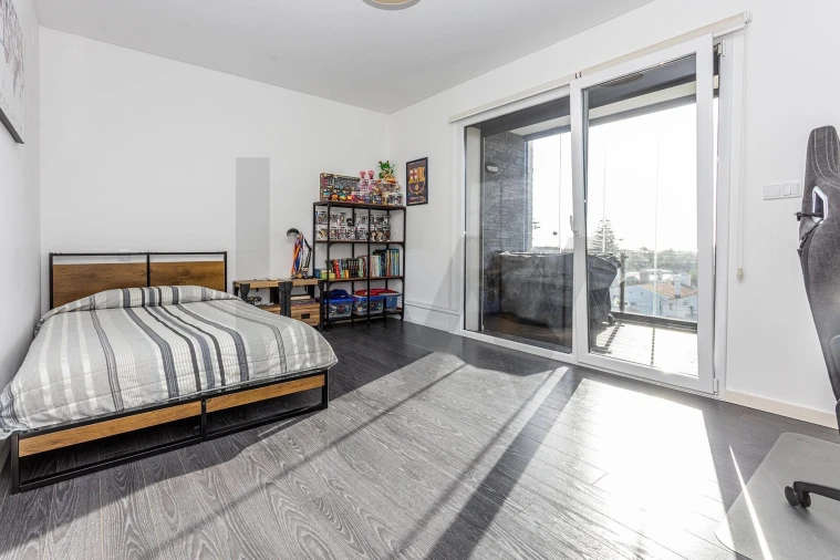 Apartamento T4 para Venda em Carcavelos e Parede Foto 28