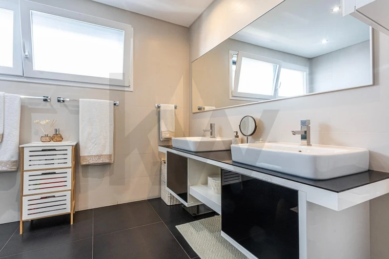 Apartamento T4 para Venda em Carcavelos e Parede Foto 24