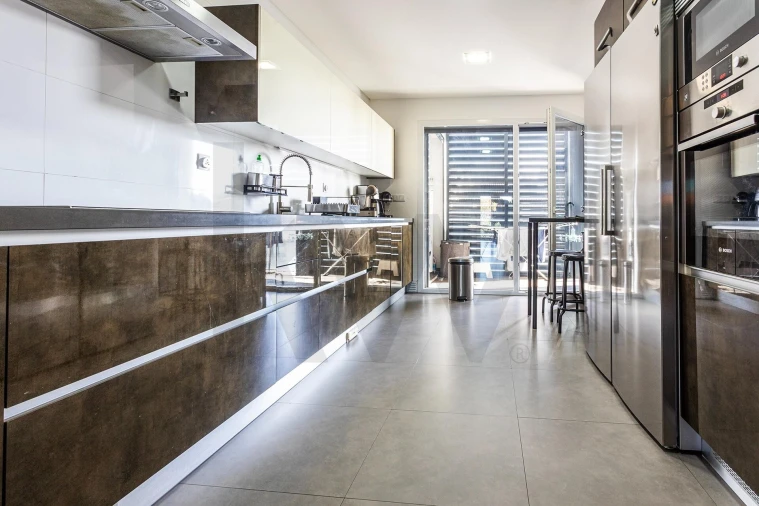 Apartamento T4 para Venda em Carcavelos e Parede Foto 4