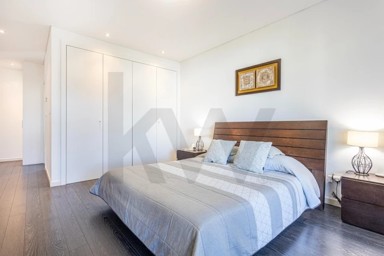 Apartamento T4 para Venda em Carcavelos e Parede Foto 26