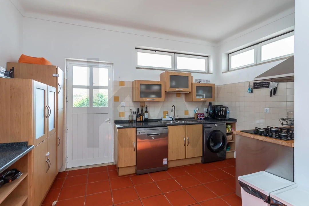 Moradia T4 para Venda em Porto Salvo Foto 18