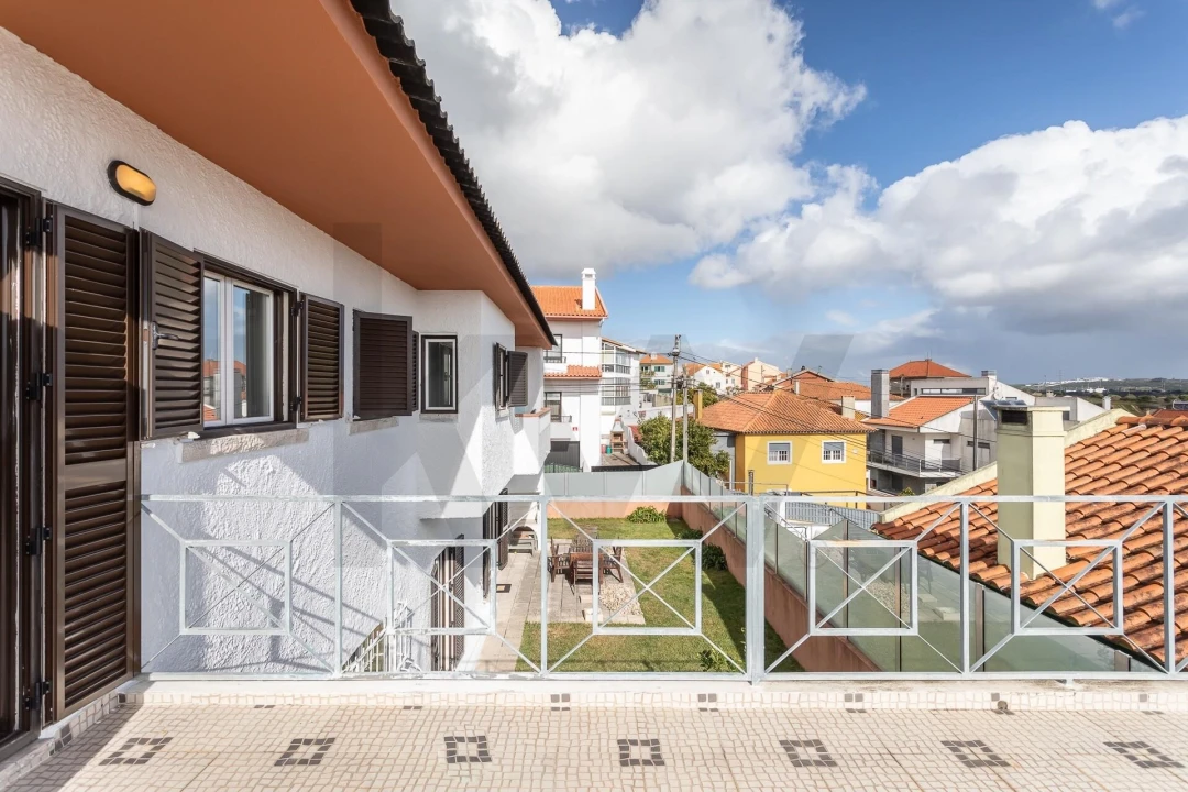 Moradia T4 para Venda em Porto Salvo Foto 47