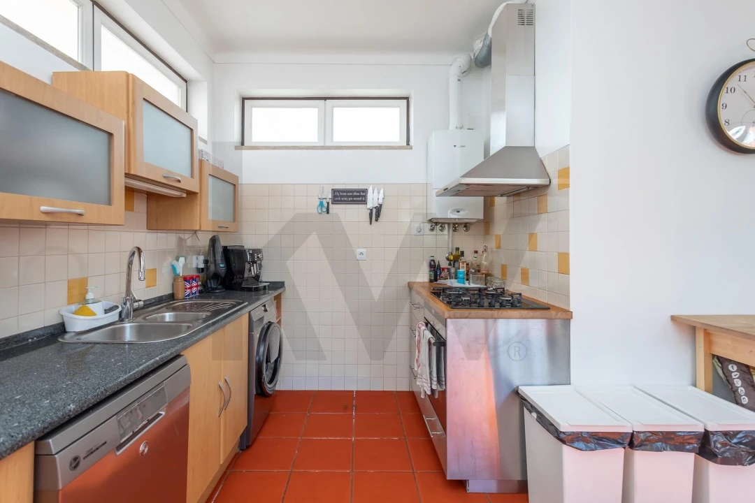 Moradia T4 para Venda em Porto Salvo Foto 19