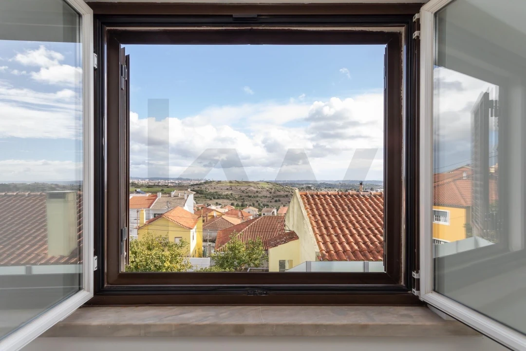 Moradia T4 para Venda em Porto Salvo Foto 30