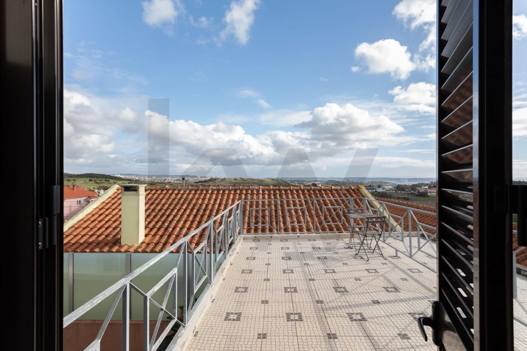 Moradia T4 para Venda em Porto Salvo Foto 42