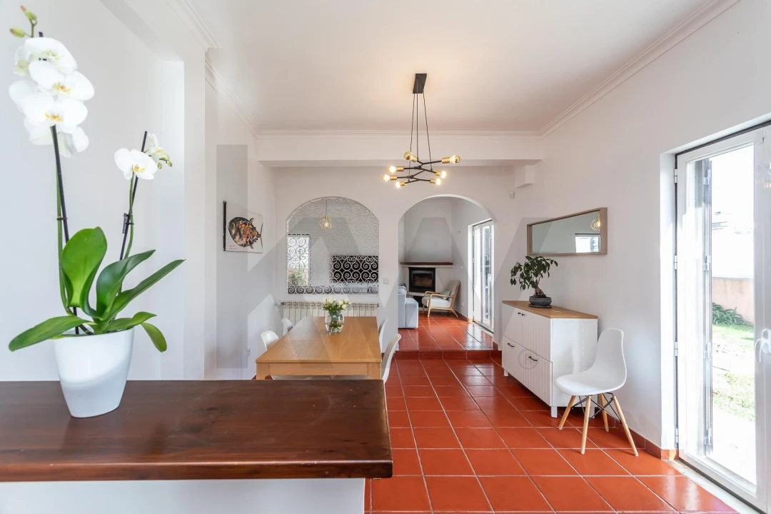 Moradia T4 para Venda em Porto Salvo Foto 15