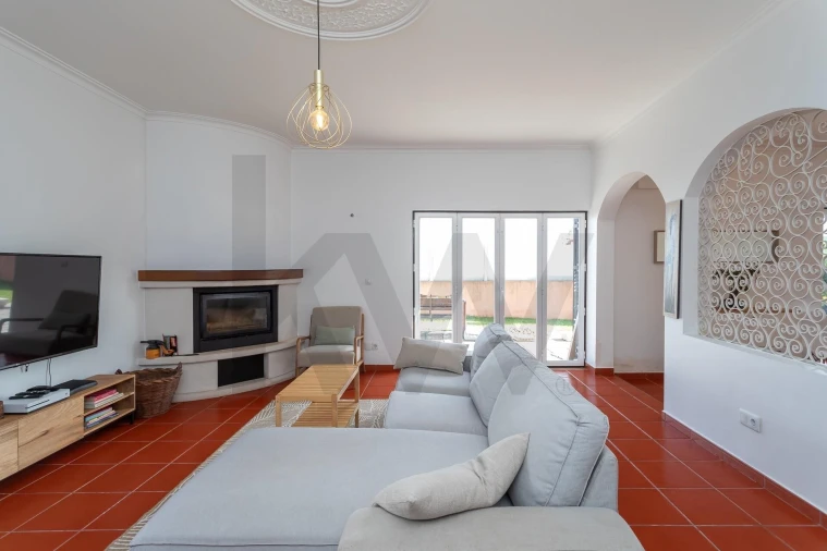 Moradia T4 para Venda em Porto Salvo Foto 13