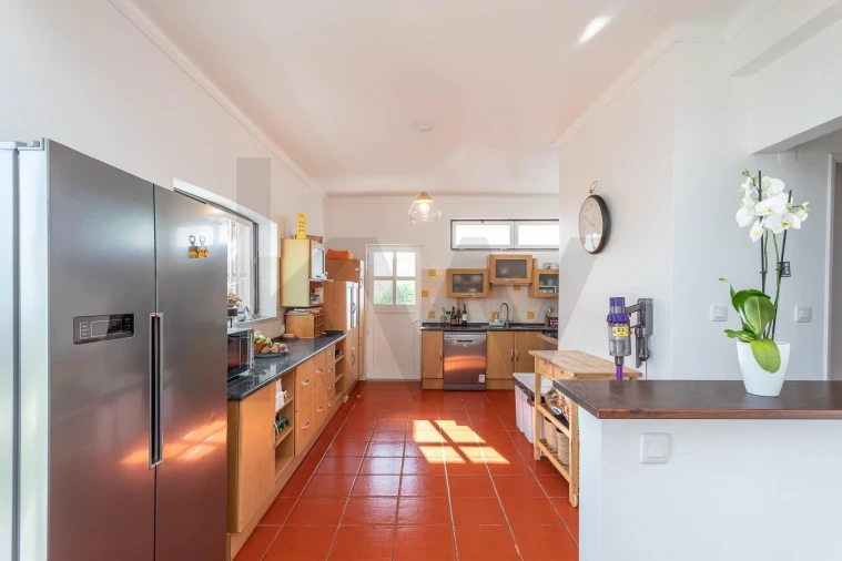 Moradia T4 para Venda em Porto Salvo Foto 17