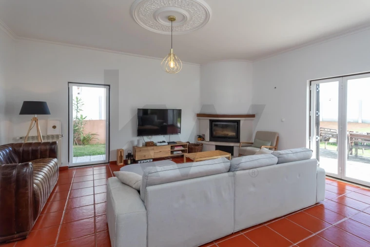 Moradia T4 para Venda em Porto Salvo Foto 12