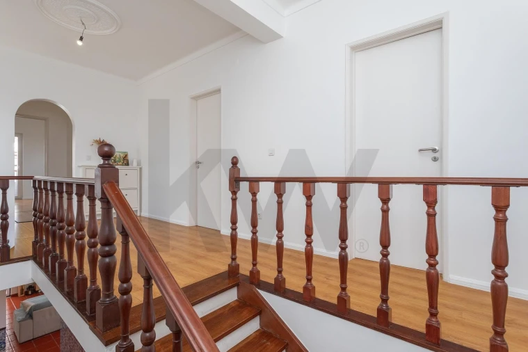 Moradia T4 para Venda em Porto Salvo Foto 52