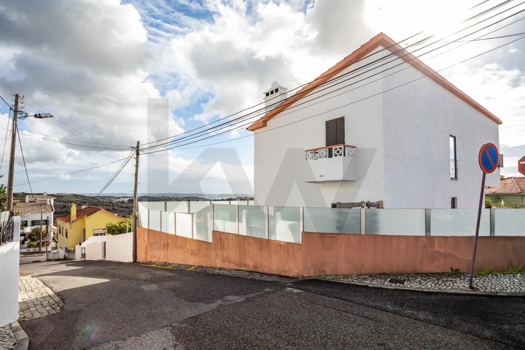 Moradia T4 para Venda em Porto Salvo Foto 61