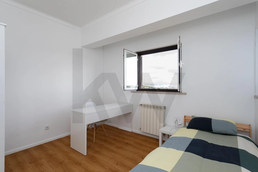 Moradia T4 para Venda em Porto Salvo Foto 31