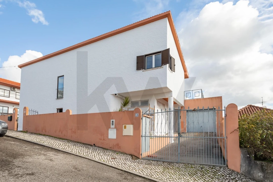 Moradia T4 para Arrendamento em Porto Salvo Foto 51