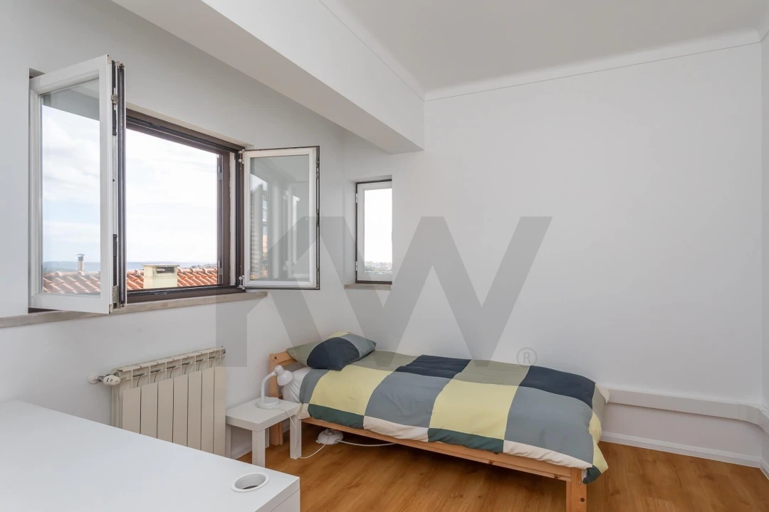 Moradia T4 para Arrendamento em Porto Salvo Foto 29