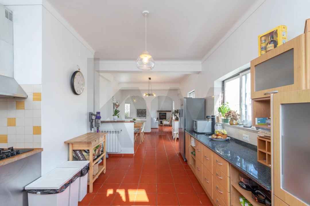 Moradia T4 para Arrendamento em Porto Salvo Foto 18