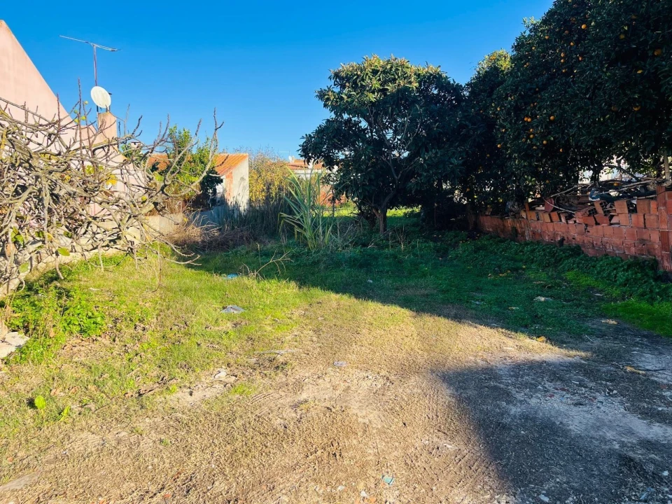 Terreno para Venda em Santo Antonio da Charneca Foto 1