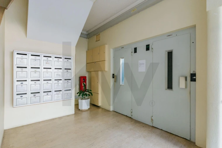 Apartamento T2 para Venda em Carnaxide e Queijas Foto 12