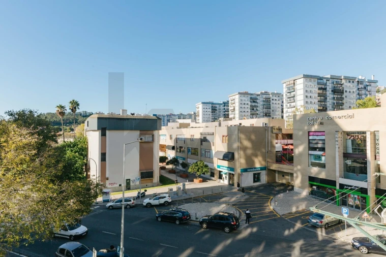 Apartamento T2 para Venda em Carnaxide e Queijas Foto 18