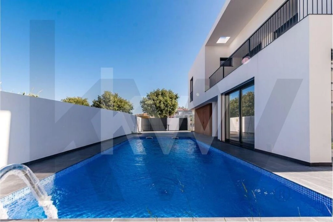 Moradia T4 para Venda em Carcavelos e Parede Foto 5