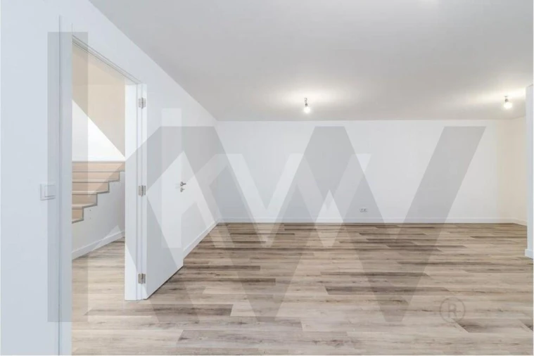 Moradia T4 para Venda em Carcavelos e Parede Foto 43