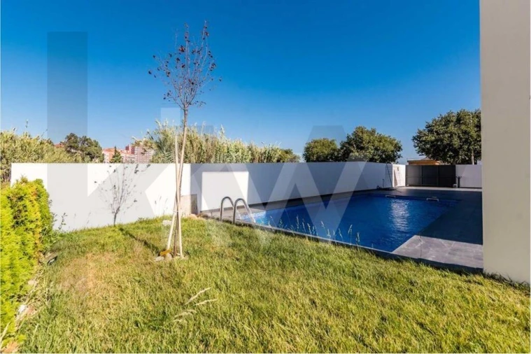 Moradia T4 para Venda em Carcavelos e Parede Foto 11