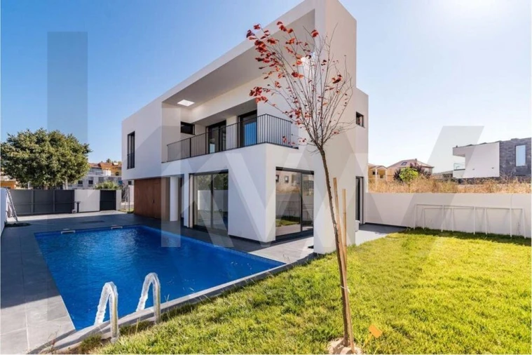 Moradia T4 para Venda em Carcavelos e Parede