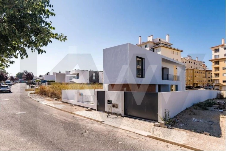 Moradia T4 para Venda em Carcavelos e Parede Foto 46