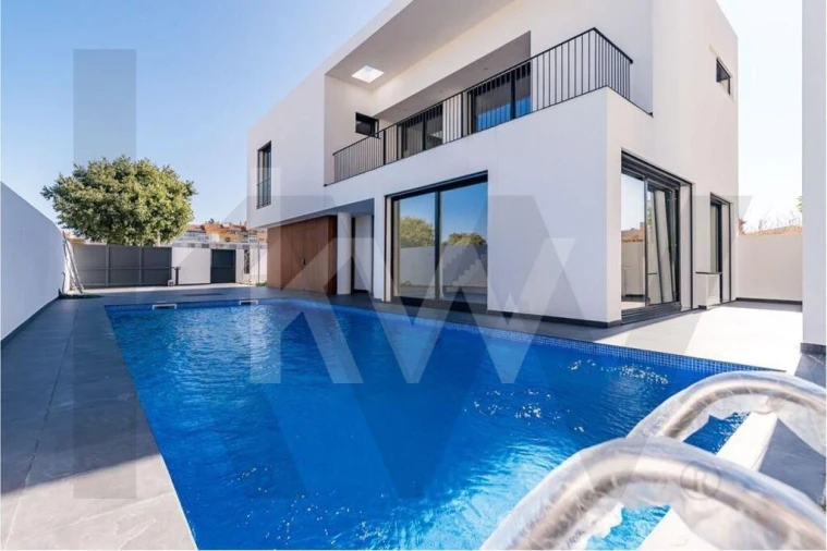 Moradia T4 para Venda em Carcavelos e Parede Foto 3