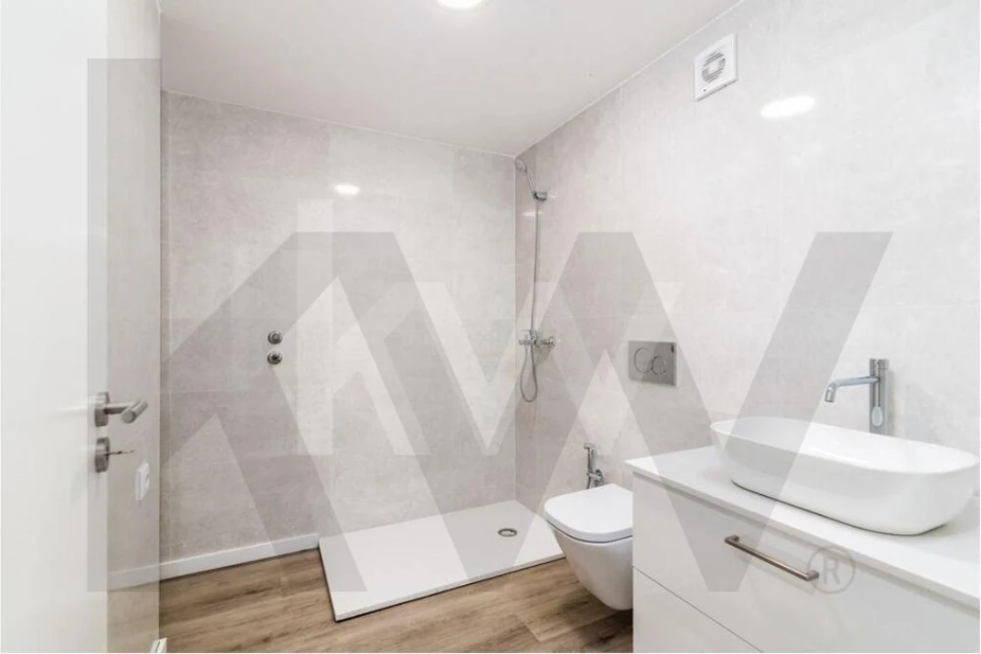 Moradia T4 para Venda em Carcavelos e Parede Foto 45