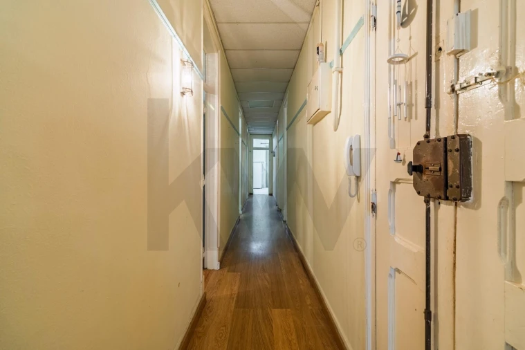 Apartamento T4 para Venda em Arroios Foto 8