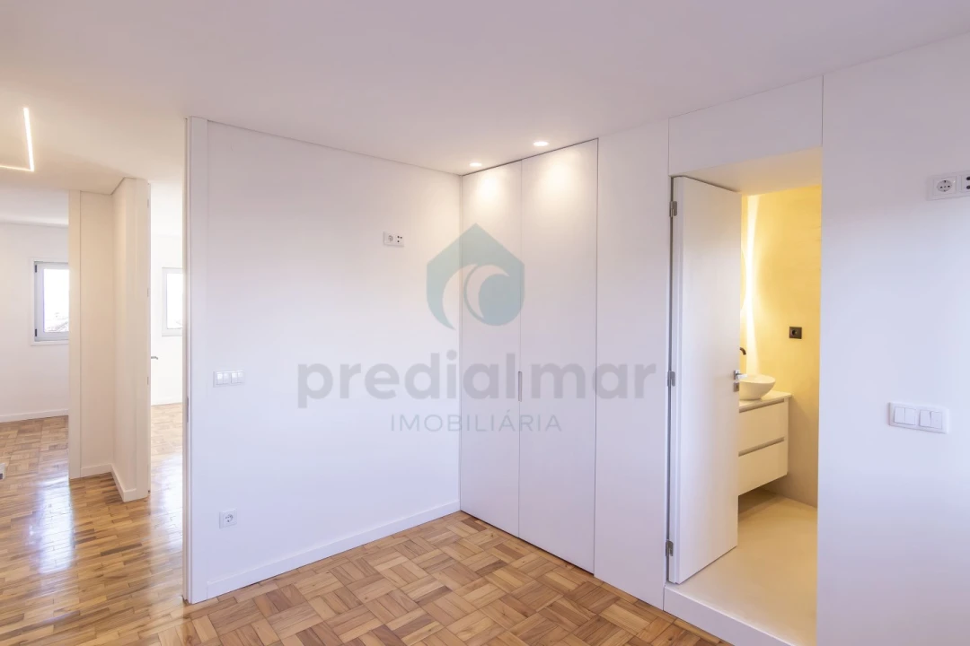 Apartamento para Venda em Cedofeita, Santo Ildefonso, Sé, Miragaia, São Nicolau e Vitória Foto 21