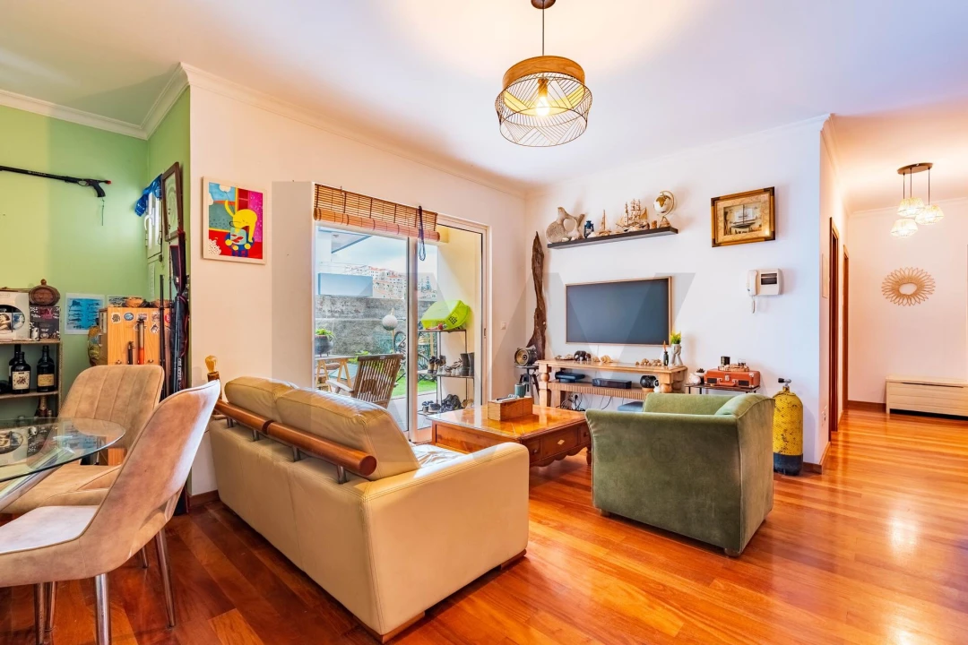 Apartamento T1 para Venda em Caniço Foto 3